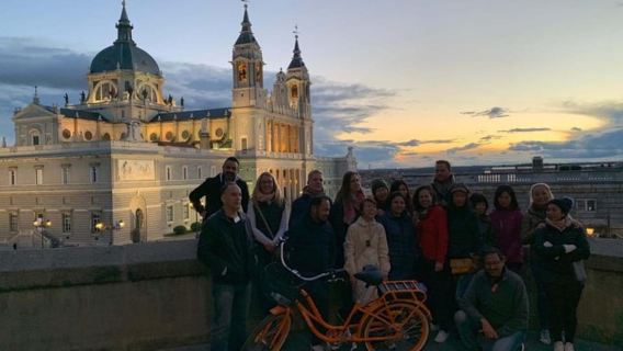 Madrid: tour in eBike al tramonto e alle luci della notte