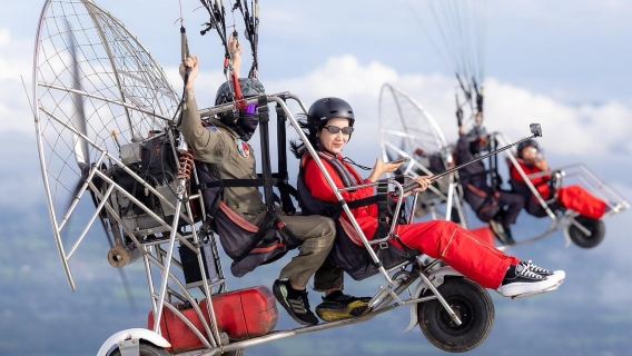 Chiang Mai BLUESKY PARAMOTOR gemotoriseerde parachutevlucht ervaring [Gemotoriseerde parachutevlucht ervaring in Chiang Mai]