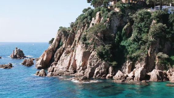 Barcelona private charter 1-day tour: Blanes botanical garden ~ Tossa de Mar ~ Girona