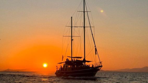Tour nửa ngày đi du thuyền ngắm hoàng hôn dọc bờ biển Athens Hy Lạp | Chiêm ngưỡng cảnh hoàng hôn tuyệt đẹp | Bao gồm bữa ăn trên tàu và đồ uống