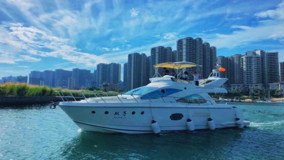 広東省広州で50フィートの豪華ヨットチャーター体験【ヨットチャーターで珠江ナイトクルーズ・広州塔(小蛮腰)観賞+太古倉埠頭乗船・最大12名搭乗可能】