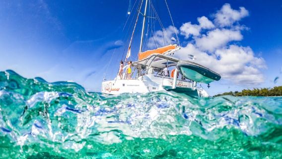 Mauritius: Full-Day Catamaran Cruise to the Northern Isles