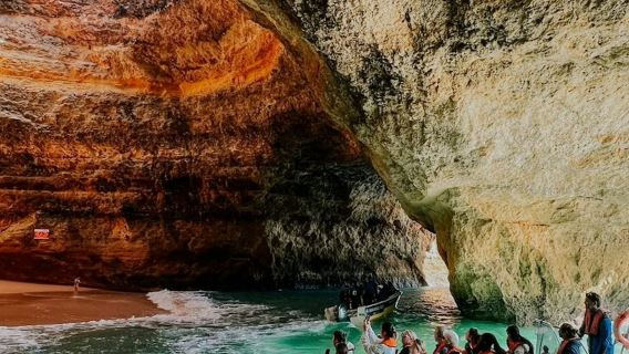 Cueva de Benagil: recorrido en barco desde Lagos