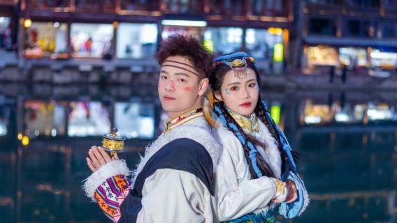 安順Tripメモリー【ドライバー兼ガイド兼Tripメモリー+ドローン空撮ミニムービー+メイク・衣装+旅程カスタマイズ+未編集写真全データ提供+人数無制限】