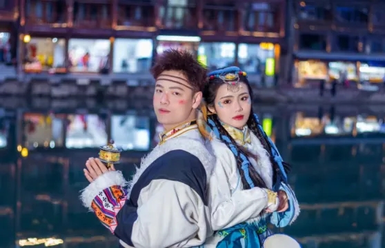 安順Trip Moments【婚禮跟拍 街拍 抓拍 航拍 攝影錄影/多語言翻譯/底片全送/動作指導】