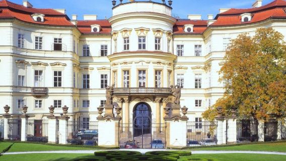 Prague city tour with Vltava River cruise