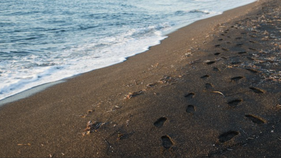 聖托里尼 伊亞+黑沙灘+阿克罗蒂利考古遺址+皮爾戈斯小鎮