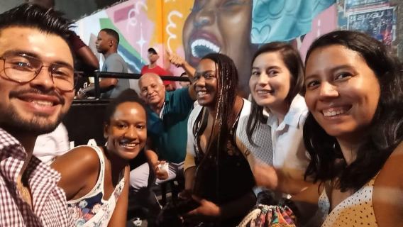 Salsa Pub Crawl in Cali