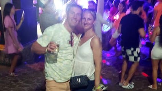 Antigua: Shirley Heights Sunset Party with Entrance Tickets