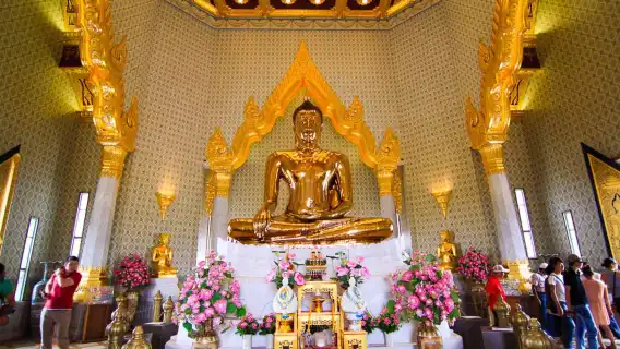 พระพุทธรูปทองคำ, พระพุทธไสยาสน์ และวัดหินอ่อน