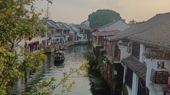 Tour giornaliero nell'antica città di Zhujiajiao [Scopri un antico borgo sull'acqua millenario, ricco di fascino tradizionale e atmosfera vivace]