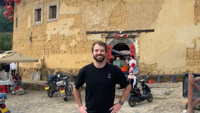 [Multilingual guide] 1-day tour to Nanjing Tianluokeng Tulou, Yuchang Building and Taxia Village for 2-7 people