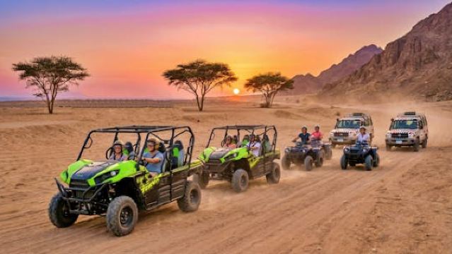 Ultimatives Wüstenerlebnis mit Abendessen und Show in Hurghada