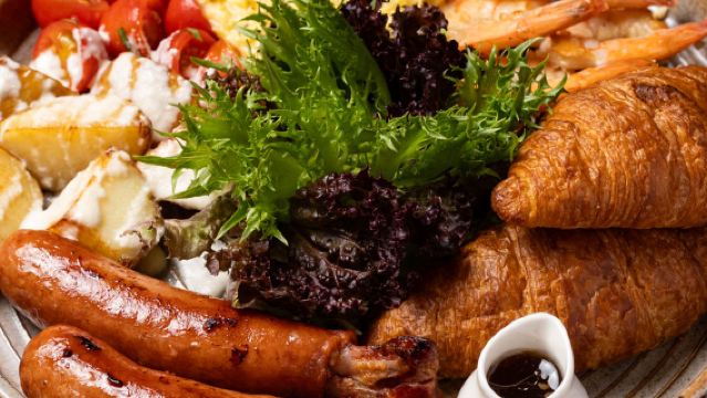 Taipeh HOME HOTEL Xinyi Restaurant & Bar Brunch-Menü-Gutschein (kein Zuschlag an Feiertagen)