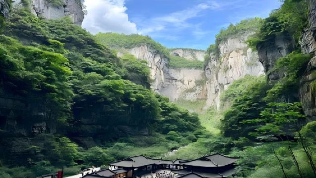 1-day private chartered tour with driver to three natural bridges + Longshuixia fissure gorge in Chongqing | Admission ticket not included