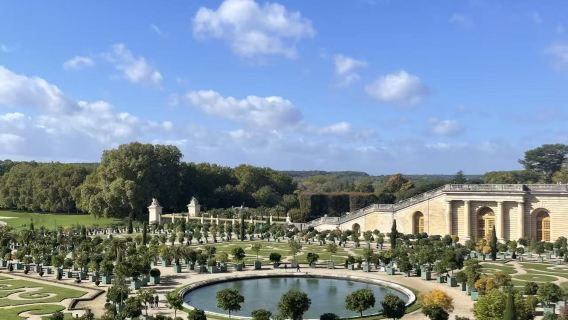 Paris sewaan peribadi: Istana Fontainebleau + Versailles + Barbizon [pengangkutan dari rumah/tidak termasuk tiket masuk]
