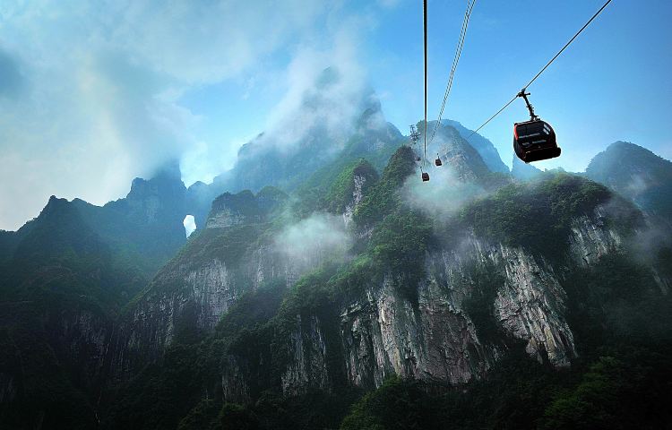1-day tour to Zhangjiajie Tianmen Mountain + Furong Town night
