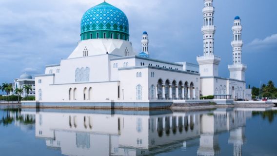 1-day tour to floating mosque + Kawakawa mangrove with proboscis monkeys and fireflies in Kota Kinabalu, Sabah