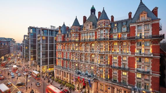 Lawatan sehari berjalan kaki pergi-balik ke Universiti Oxford dan Studio Harry Potter di London, UK (tiket masuk tidak termasuk)