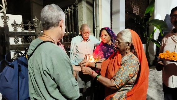 Jaipur: Rajasthani Cooking Class with Family & Star Gazing