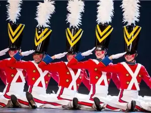 Christmas Spectacular Starring the Radio City Rockettes+St Patrick's Cathedral 