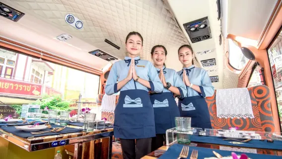Thai Bus Food Tour - Michelin Bus - Michelin Food Tour - Sightseeing Bus Food Tour - Dining Car Tour