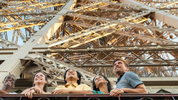 Eiffelturm: Reservierter Eintritt + Stadtrundfahrt in Paris