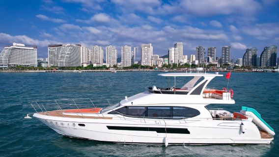 海南三亞豪華遊艇·80尺全新豪華戰斧遊艇包船出海3小時【水果拼盤、飲料、自駕體驗、釣魚、游泳、浮潛】