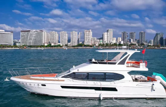 海南三亞豪華遊艇·80尺全新豪華戰斧遊艇包船出海3小時【水果拼盤、飲料、自駕體驗、釣魚、游泳、浮潛】