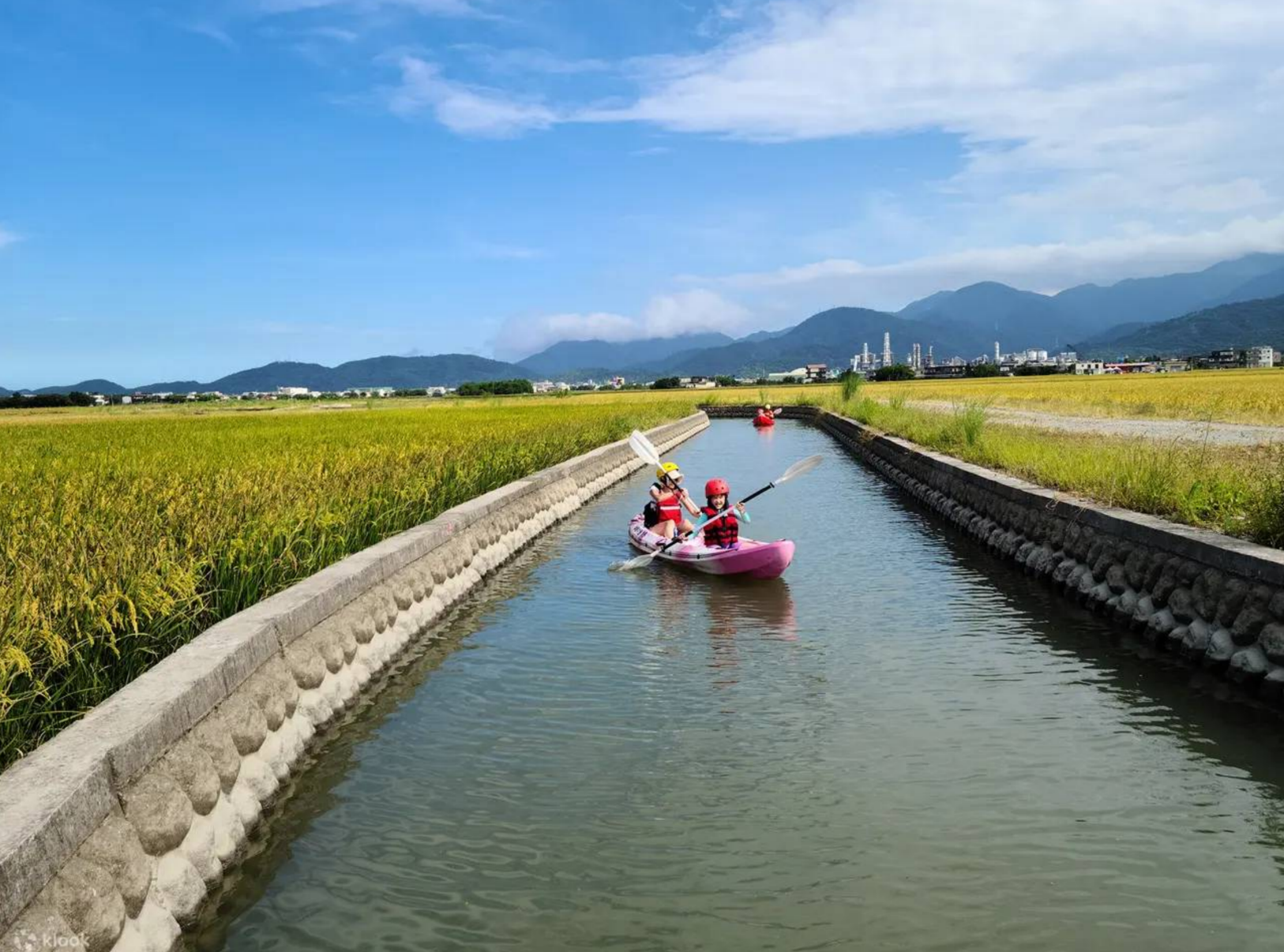1-hour kayaking at Dongshan River Water Park [Yilan | Golden River Rice Paddies Canoeing Experience]