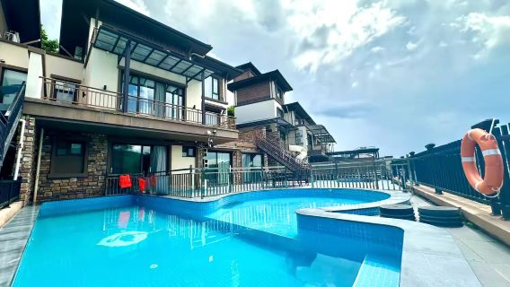 佛山美的鷺湖森林公園度假區·過夜露營【一線湖景7房10床泳池別墅+泡池+KTV+麻將+燒烤】