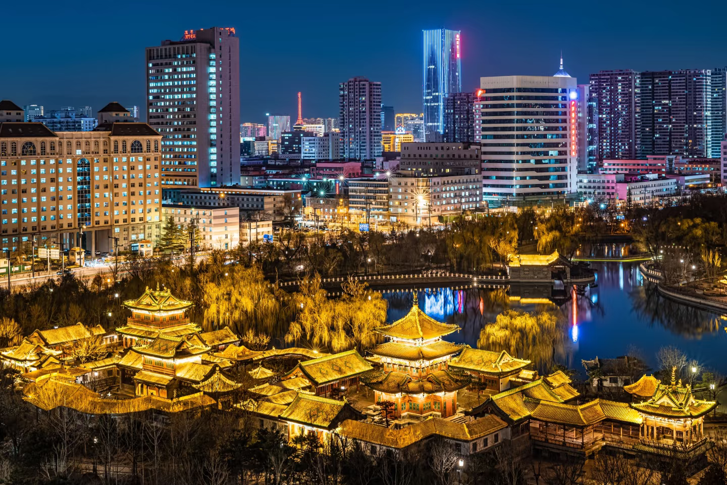 [Taiyuan, Shanxi] Guida/traduttore/accompagnatore locale in cinese/inglese/francese/russo e altre lingue minoritarie|Traduzione per affari e fiere/City walk/Visite turistiche/Visita guidata in loco