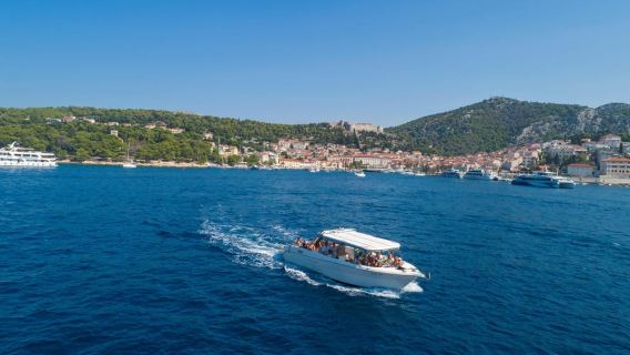 Da Hvar: tour di gruppo della Grotta Azzurra e delle isole Pakleni