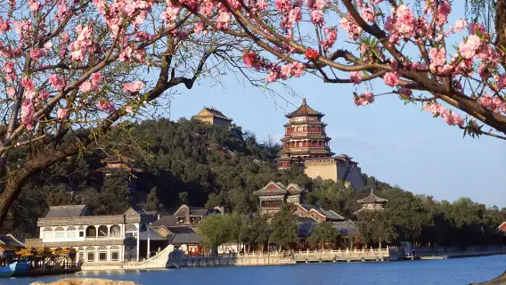 Beijing Small Group Tour to Mutianyu Great Wall and Summer Palace with Lunch and Cable Car