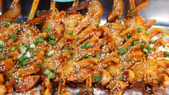 Authentic Chengdu street food (8 snacks + 2 drinks)