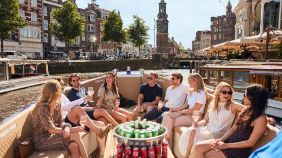 Experiencia inmersiva en un crucero de 1 hora por los Canales de Ámsterdam con bebidas ilimitadas a bordo