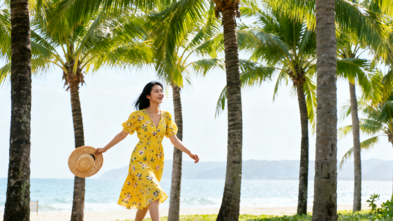 三亞亞龍灣假日度假酒店大廳吧旅拍【跟拍攝影親子照情侶閨蜜兒童跟拍家庭旅拍】