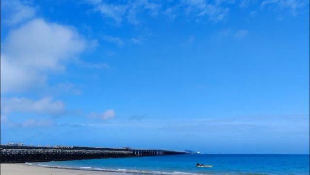 1-day tour to Nha Trang, Bai Tranh Beach, Coral Island, and fishing village island hopping with transfer service, including speedboat admission ticket and lunch