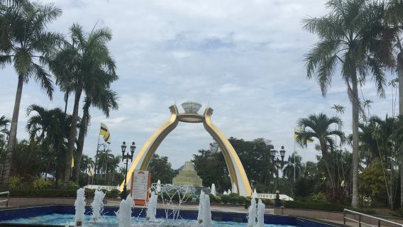 汶萊|【碼頭接送】皇家博物館+水上村一日遊【10小時包車】