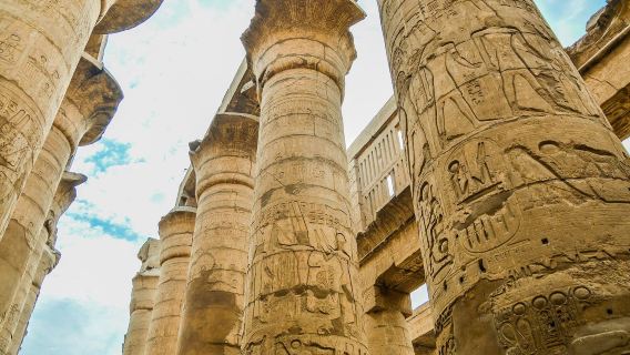 エジプト・フルガダ発 ルクソール 王家の谷とツタンカーメン王墓のワンデーツアー【英語ガイド】