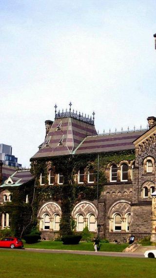 トロント大学＋オンタリオ美術館＋カーサ・ローマ＋クイーンズ・パーク ワンデーツアー