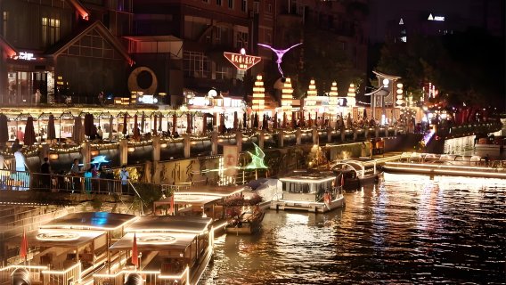 Rundfahrt-Ticket für die Nachtkreuzfahrt in Chengdu ab dem Music Square Pier (Hin- und Rückfahrt)