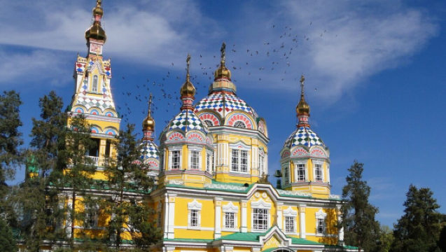 มหาวิหารอัสสัมชัญ + พิพิธภัณฑ์แห่งชาติ + ตลาดเขียว + สถานีรถไฟใต้ดิน + ตลาดนัดสุดสัปดาห์ + ถนนคนเดิน