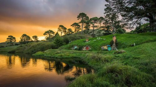 Hobbiton village + Rotorua tour from Auckland with Wai-O-Tapu thermal wonderland Day Tours