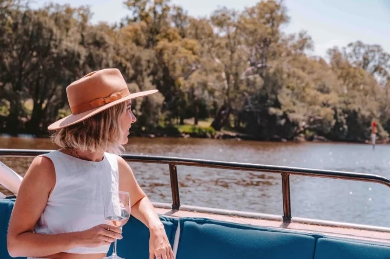 澳洲珀斯天鵝谷品酒之旅【船去車回+午餐+品酒+朱古力】