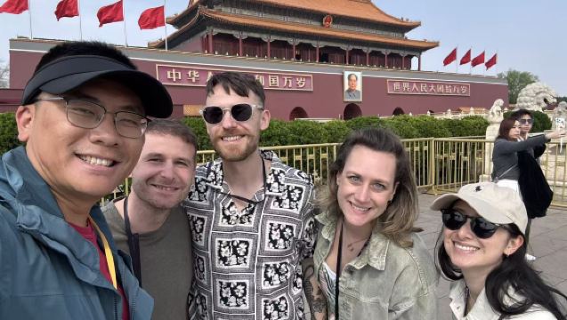 ทัวร์แบบพิเศษ จัตุรัสเทียนอันเหมิน + พระราชวังต้องห้ามรวมห้องแสดงสมบัติ [ล่ามภาษาอังกฤษมืออาชีพ/รวมตั๋วเข้า] ทัวร์พระราชวังภาษาอังกฤษ