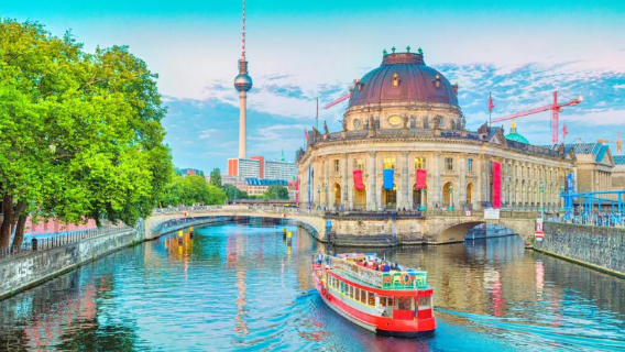 Berlin: Pulau Muzium + Unter den Linden + Brandenburg Gate | Tarikan dalam bandar boleh disesuaikan