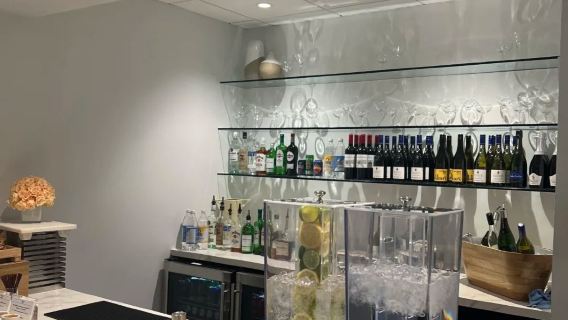 Lounge VIP di Lapangan Terbang Antarabangsa Logan Boston (BOS), Amerika Syarikat | VIP/Menunggu Penerbangan/Makan/Rehat