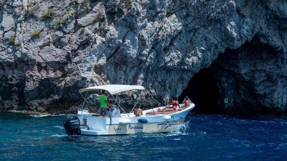 Taormina: Isola Bella, Grotta Azzurra & Baia di Mazzarò Boat Tour