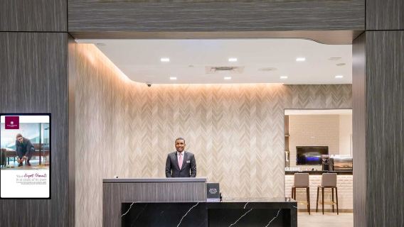 ห้องรับรอง Plaza Premium สนามบินนานาชาติโตรอนโต เพียร์สัน แคนาดา (PPL YYZ)